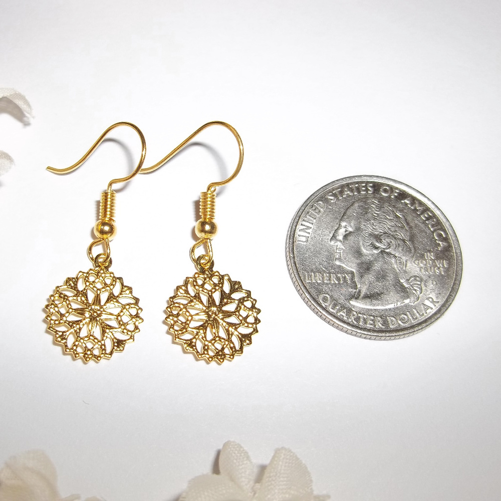 Gold Filigree Circle Charm Earrings Small Set Minimalist Style Jewelry Gift 4311 - Picture 6 of 10